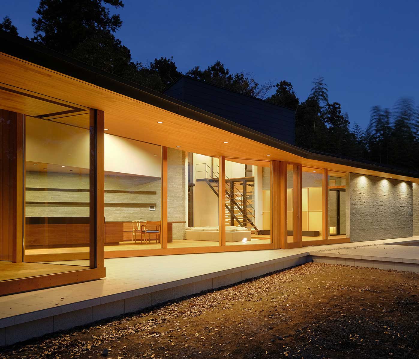 群馬県太田市の設計事務所がつくる軽井沢町別荘のリビングテラス