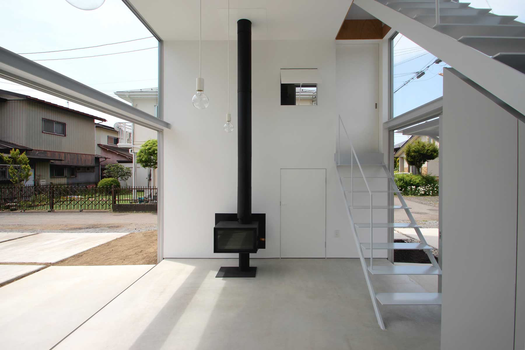 群馬県太田市の設計事務所がつくる宇都宮市住宅の土間リビングと薪ストーブ